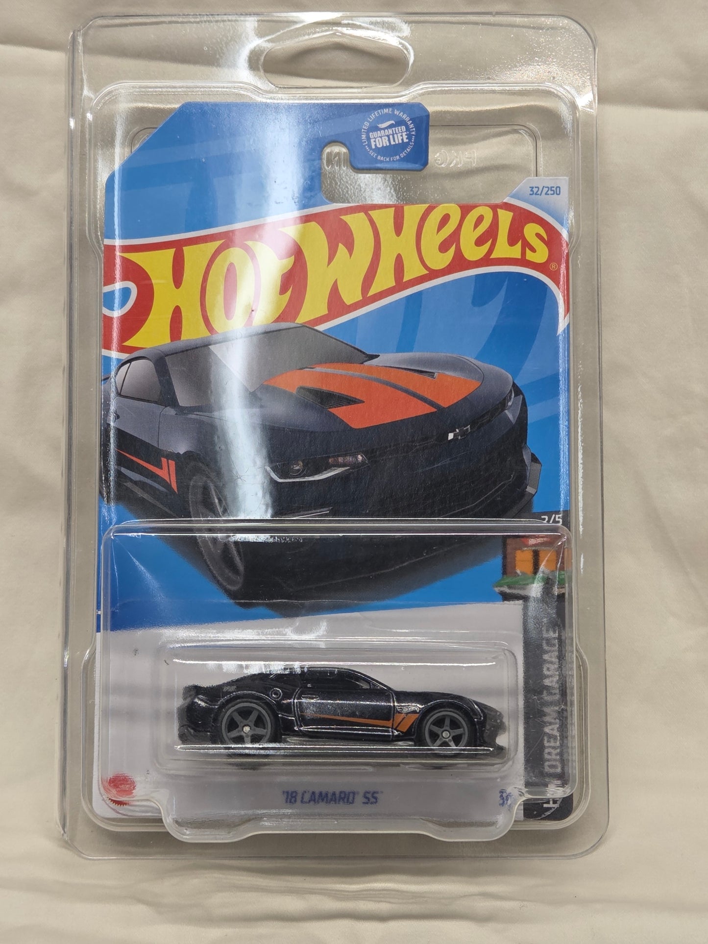 STH Super Treasure Hunt Hot Wheels '18 Camaro SS